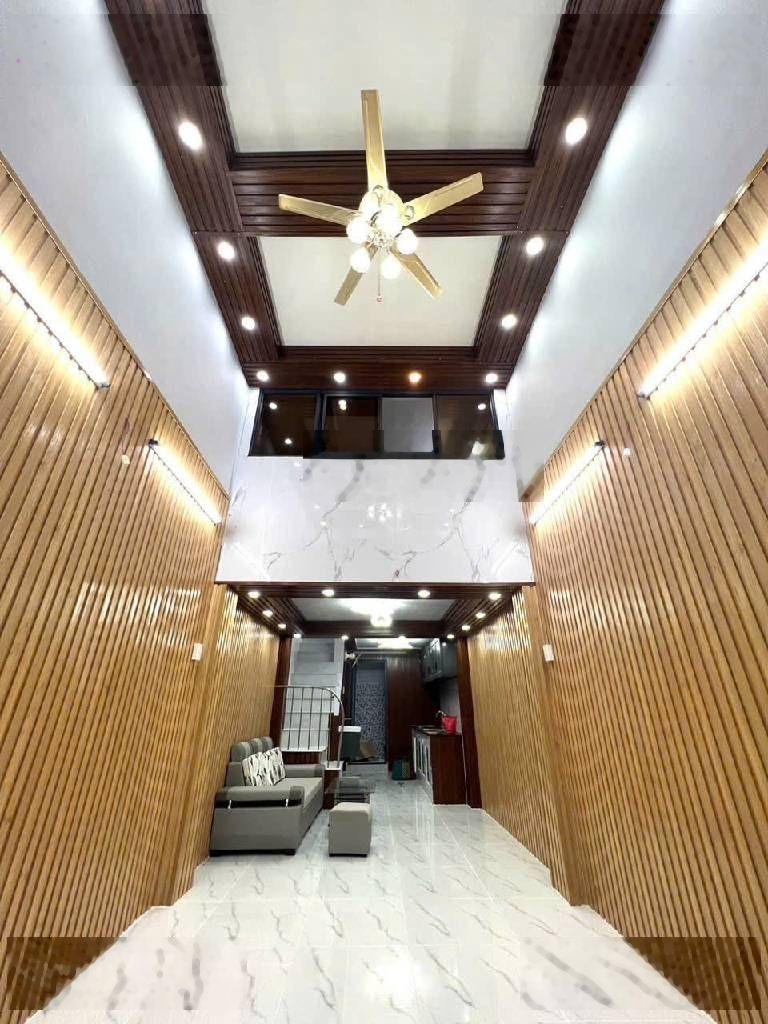 Nhà 4 tầng, ngay Xóm Đất, Quận 11, chỉ 5 tỷ 950 ( thương lượng)