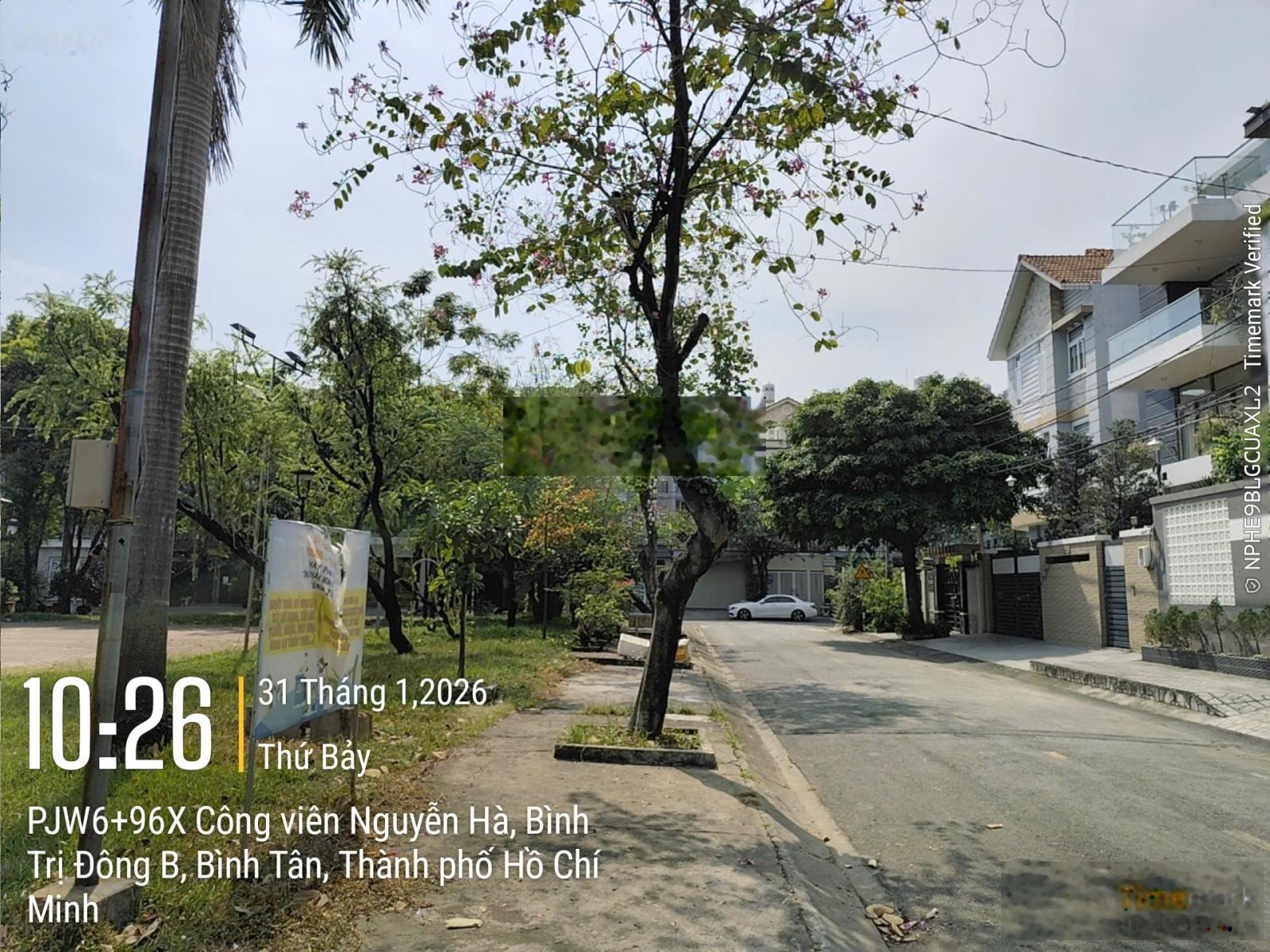 Bán biệt thự 400 m2 khu Ao Sen Tên Lửa đối diện công viên, gần siêu thị Aeon