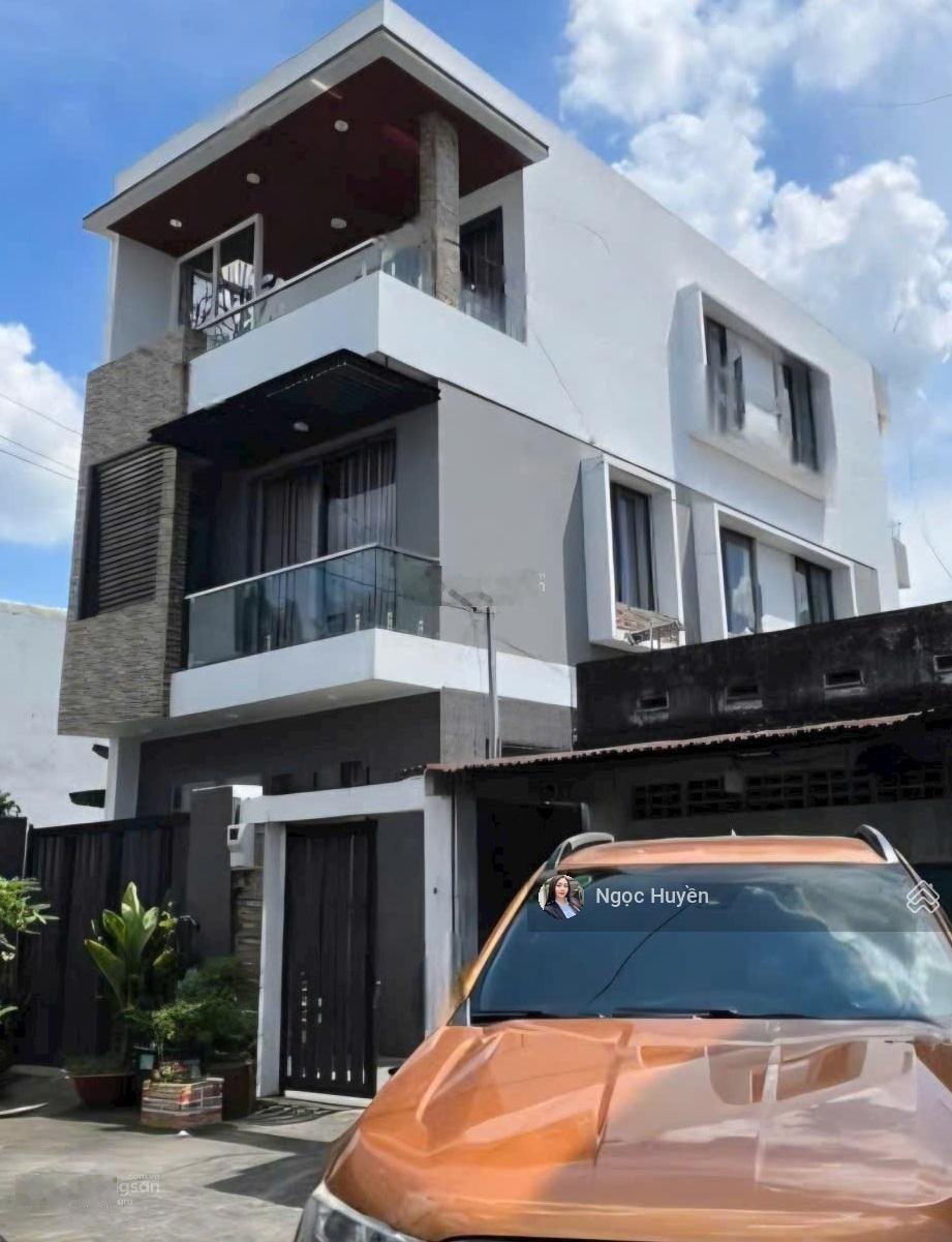 Siêu phẩm - nhà 3 tầng -5pn- hxh ngang 8m - dt : 130m2 - giá 8,3 tỷ ngay chợ tam hà