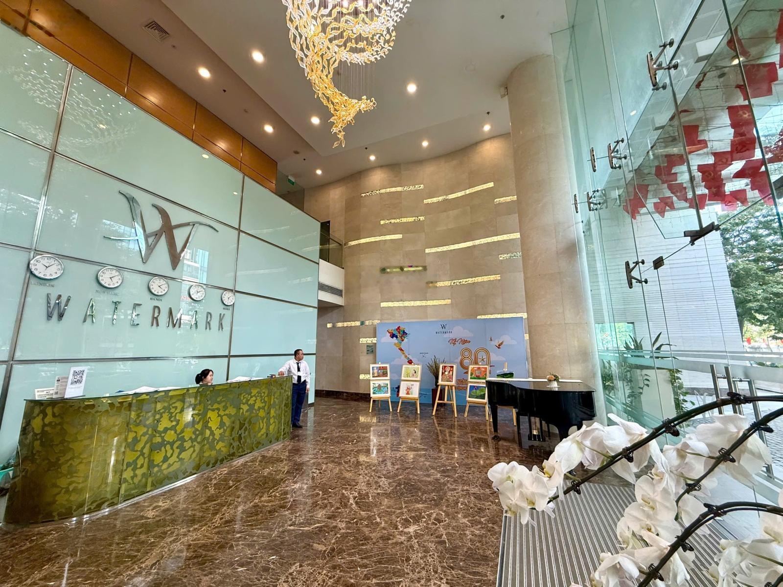 Vợ chồng tôi cần bán căn Góc 3pn 135m tòa WaterMarrk Tây Hồ ,View Hồ, giá 22 tỷ.lh 0936242111