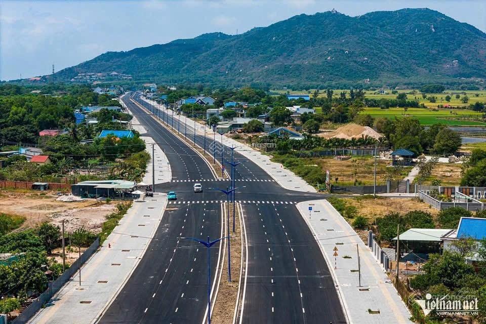 Đất phước hải - 2 mặt tiền đường - cách biển 15p