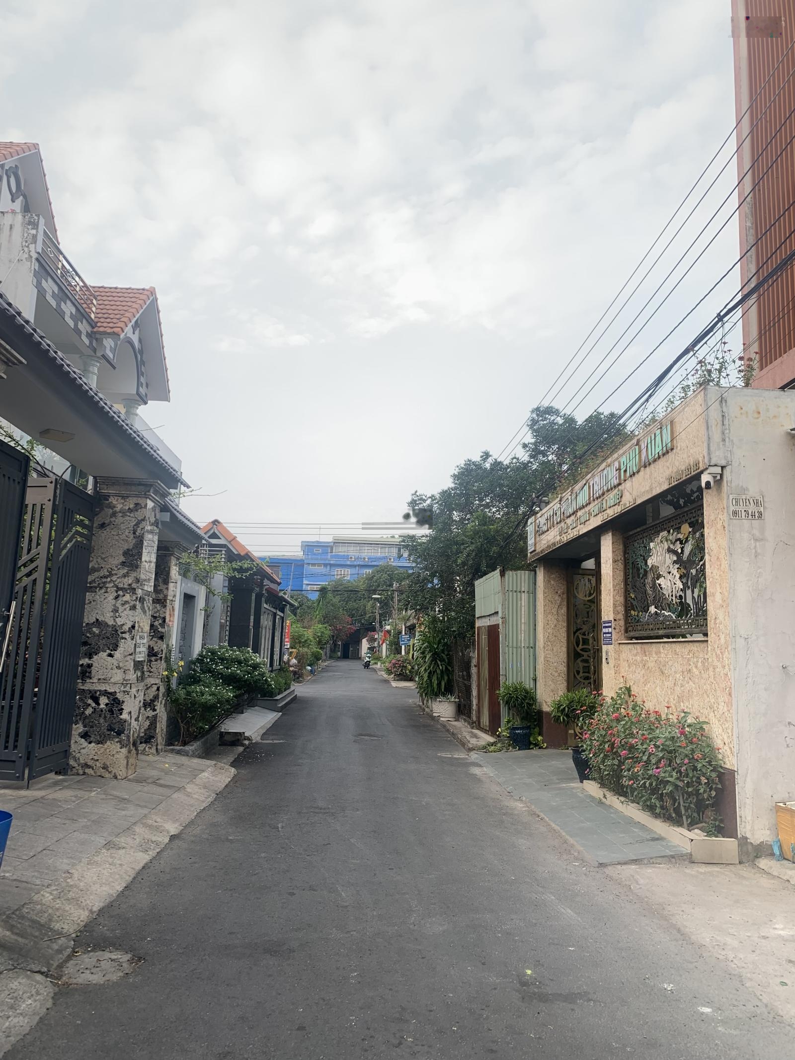 Hiếm, bán nhà c4 kdc Vĩnh Sơn kế bên Bacamex. 5x25 giá 5.6tỷ. vị trí đẹp, đủ mọi tiện ích lớn nhỏ