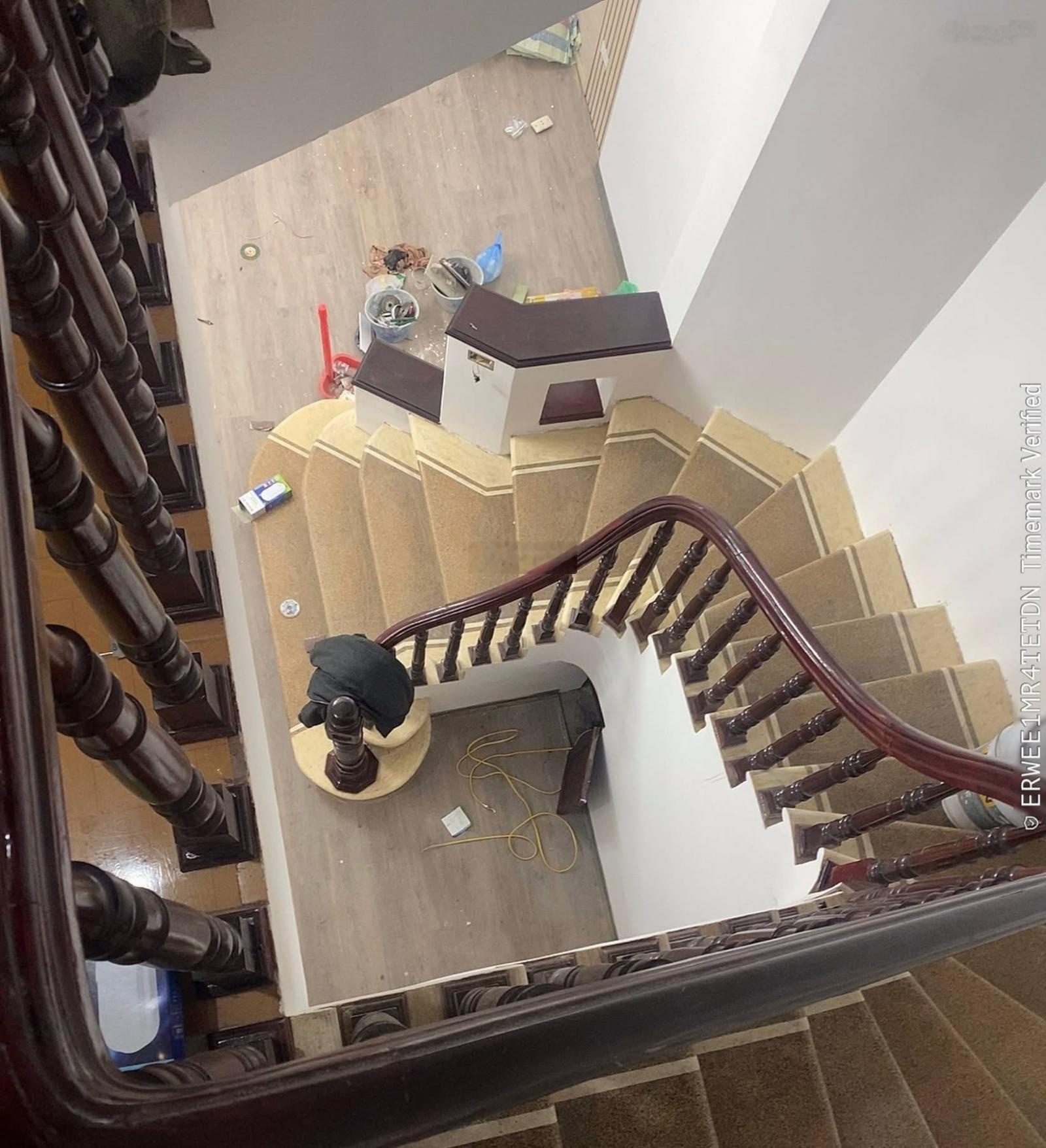 Bán nhà Phố Đặng Thuỳ Trâm, Cầu Giấy, phân lô oto đỗ cửa DT70m2 x 4 Tầng, 1 bước ra phố, Giá 24 Tỷ