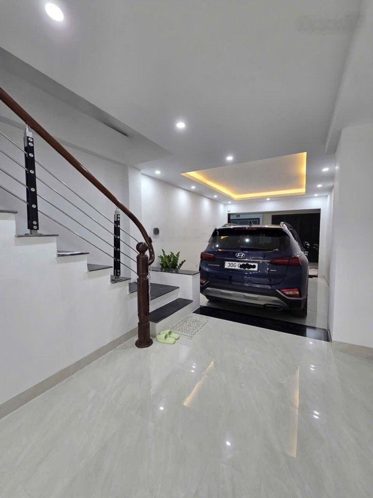 Chính chủ cần bán gấp nhà Lê Trọng Tấn Thanh Xuân DT65m 4tầng giá chào 16tỷ. Vị trí ô tô vào nhà.