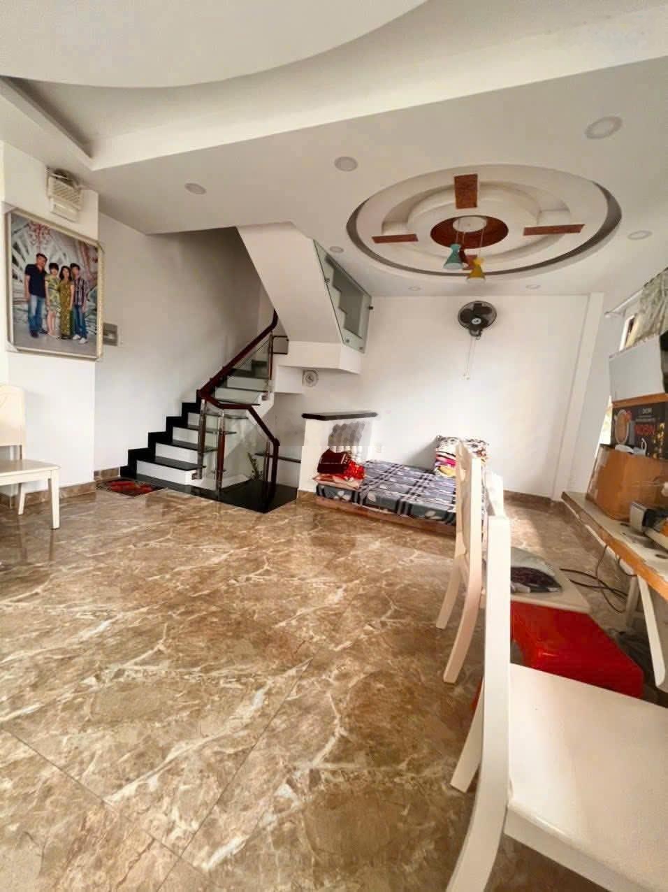 Bán nhà hẻm 133 Ni Sư Huỳnh Liên, phường 10 Tân Bình; 4x14m; 5 tầng chỉ 10,5 tỷ