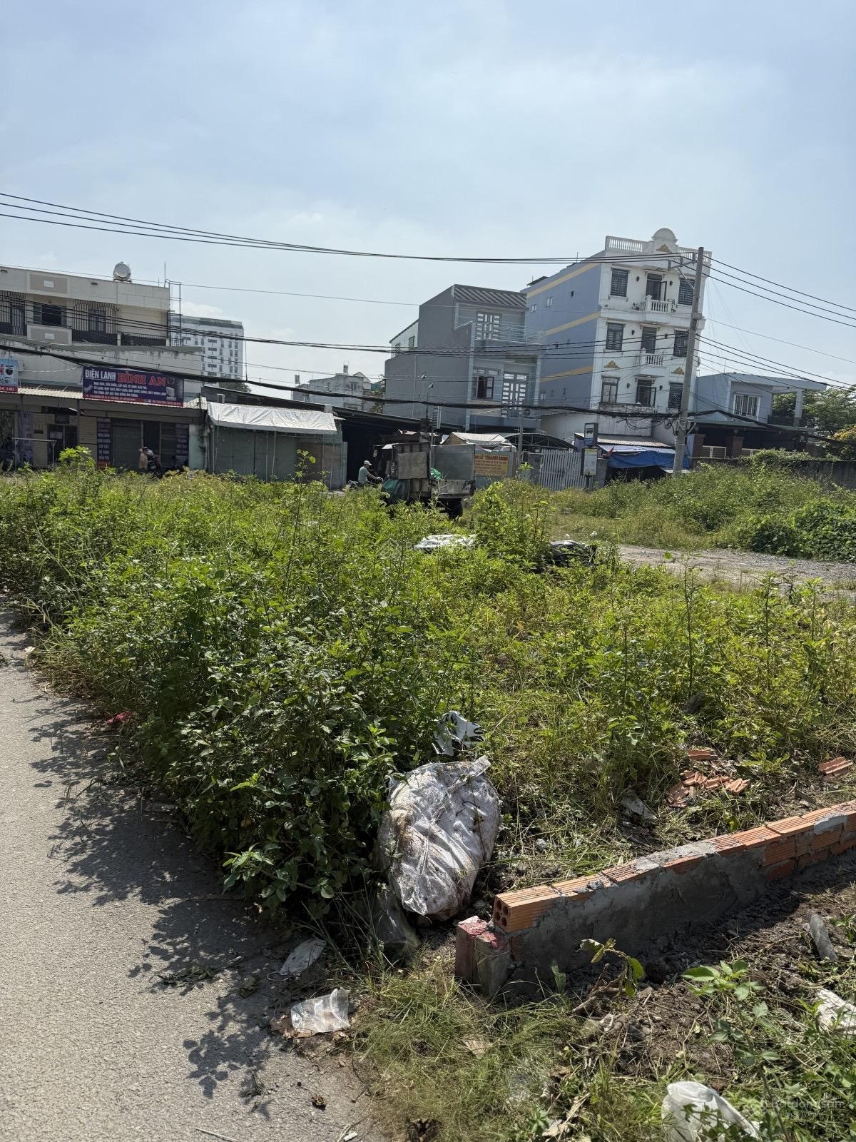 76m2. Hẻm xe hơi. Sát Vành Đai 2. Gần Ga Metro. SHR. Gấp bán: 6 tỷ hai.