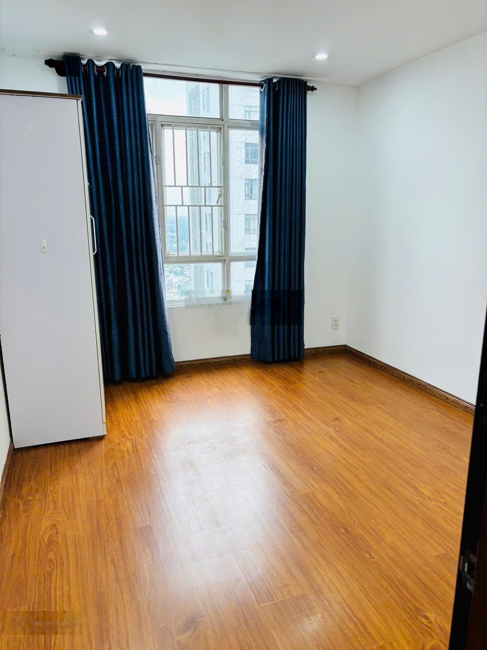 Cho thuê căn hộ 3pn giá 13 triệu tại chung cư Giai việt Q8