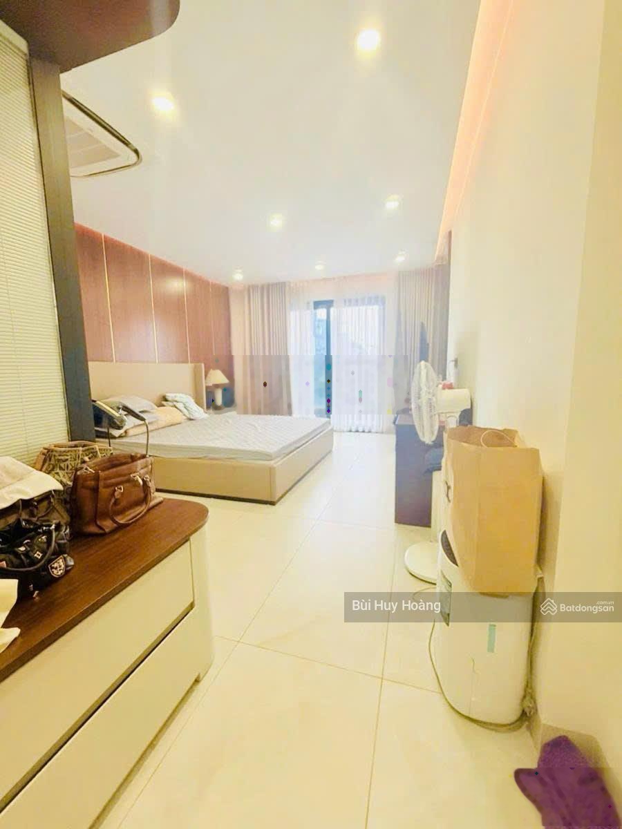 Cầu giấy - phân lô - ô tô tránh đỗ - 115m2 chỉ 33,x tỷ - 2 thoáng nở hậu - trung kính - mạc thái tổ