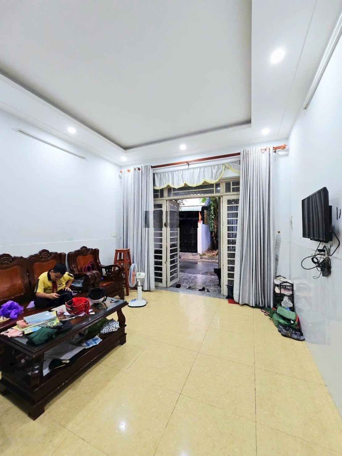 Ngộp bank giảm 200tr còn 4.99 tỷ nhà võ văn hát - đh tài chính marketing - 51m2 3 tầng