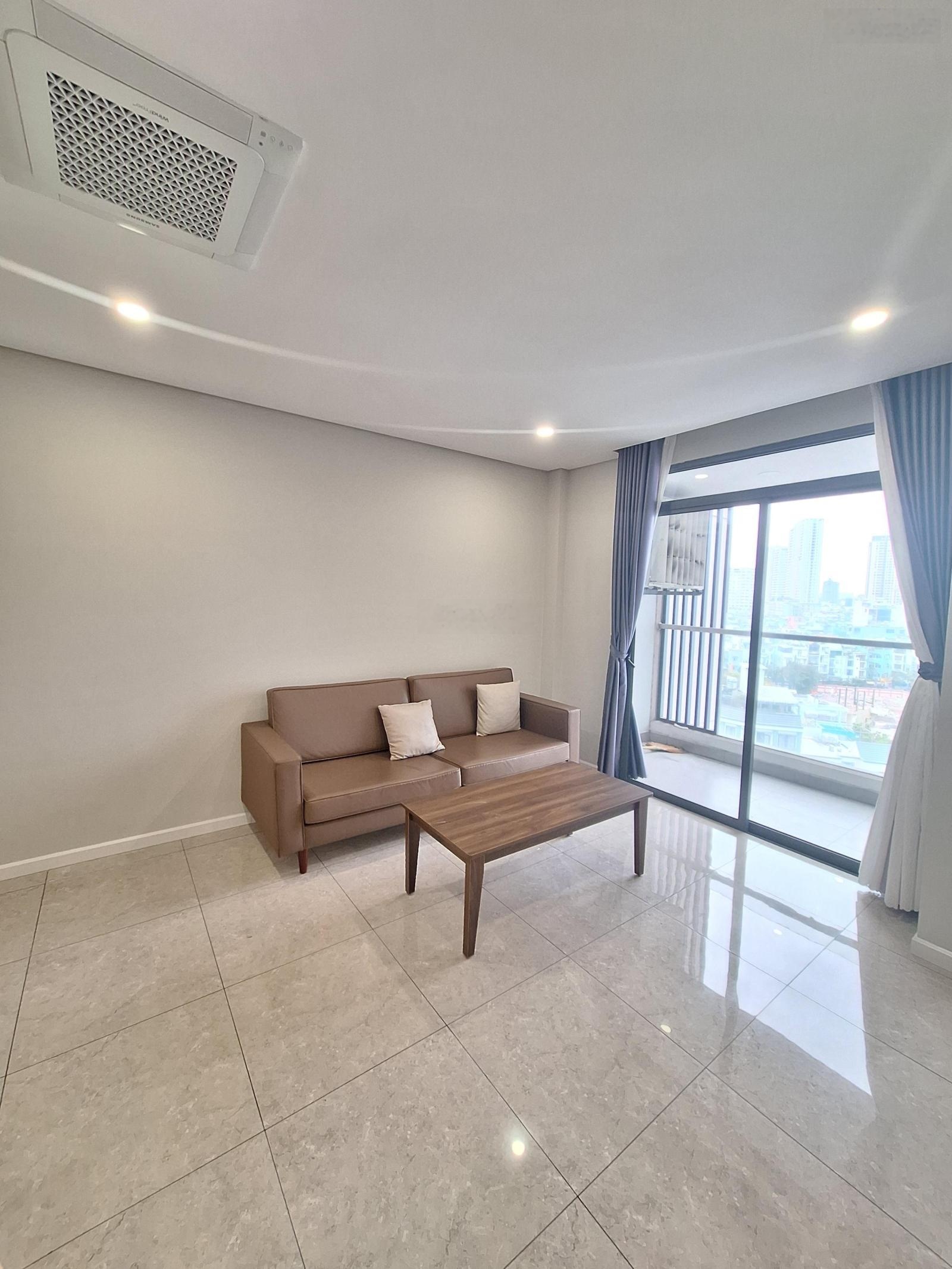 Tin thật! Bán CC Vĩnh Hội 2 phòng ngủ 2wc 70m2 đầy đủ nội thất, ban công rộng, view q1, giá 6,8 tỷ