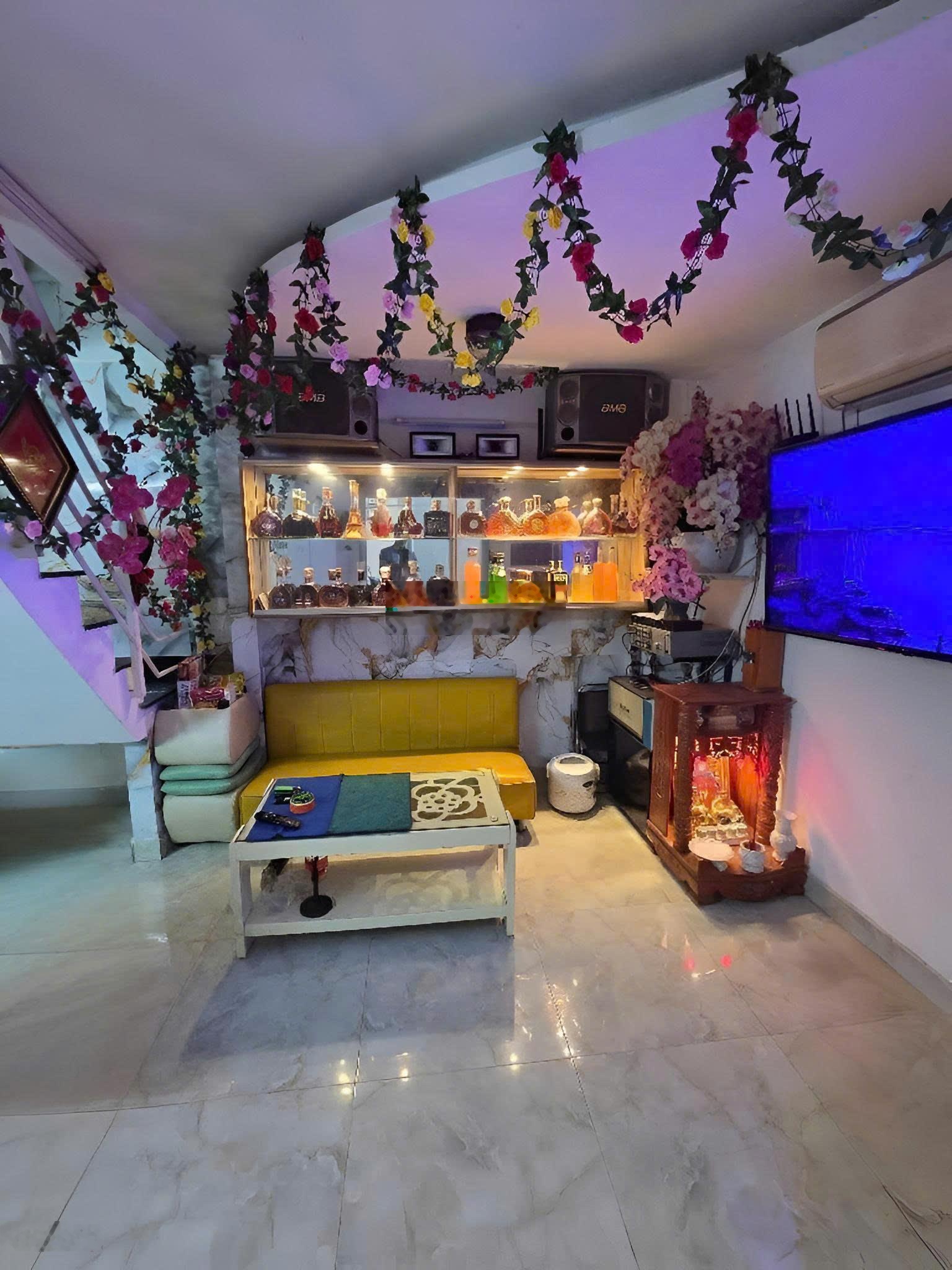 Bán nhà đẹp 3 tầng, Hẻm 3m thông thông, 10m ra Mặt Tiền Phạm Văn Hai gần Lê Văn Sỹ - 4T