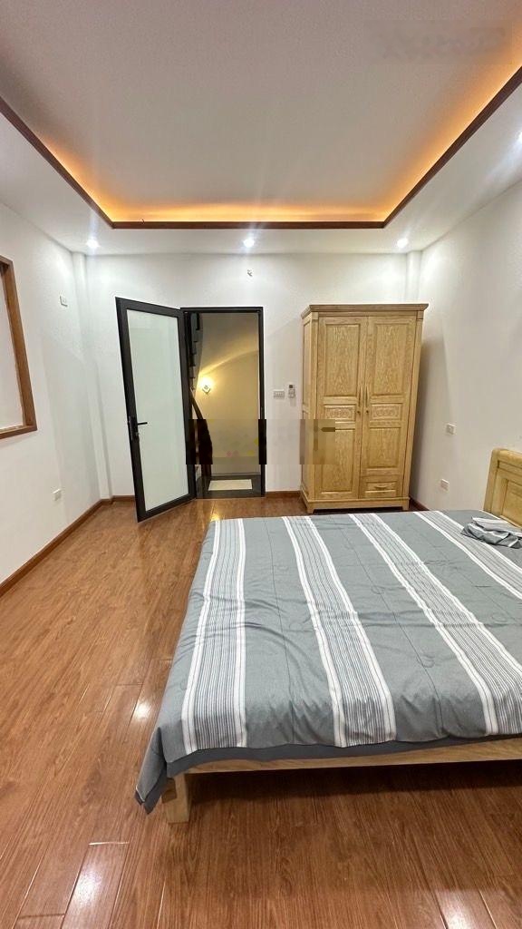 Nhà đẹp lĩnh nam , dân xây chắc chắn 4 tầng, ngõ thông, 20m ra ô tô giá chỉ 6.73 tỷ