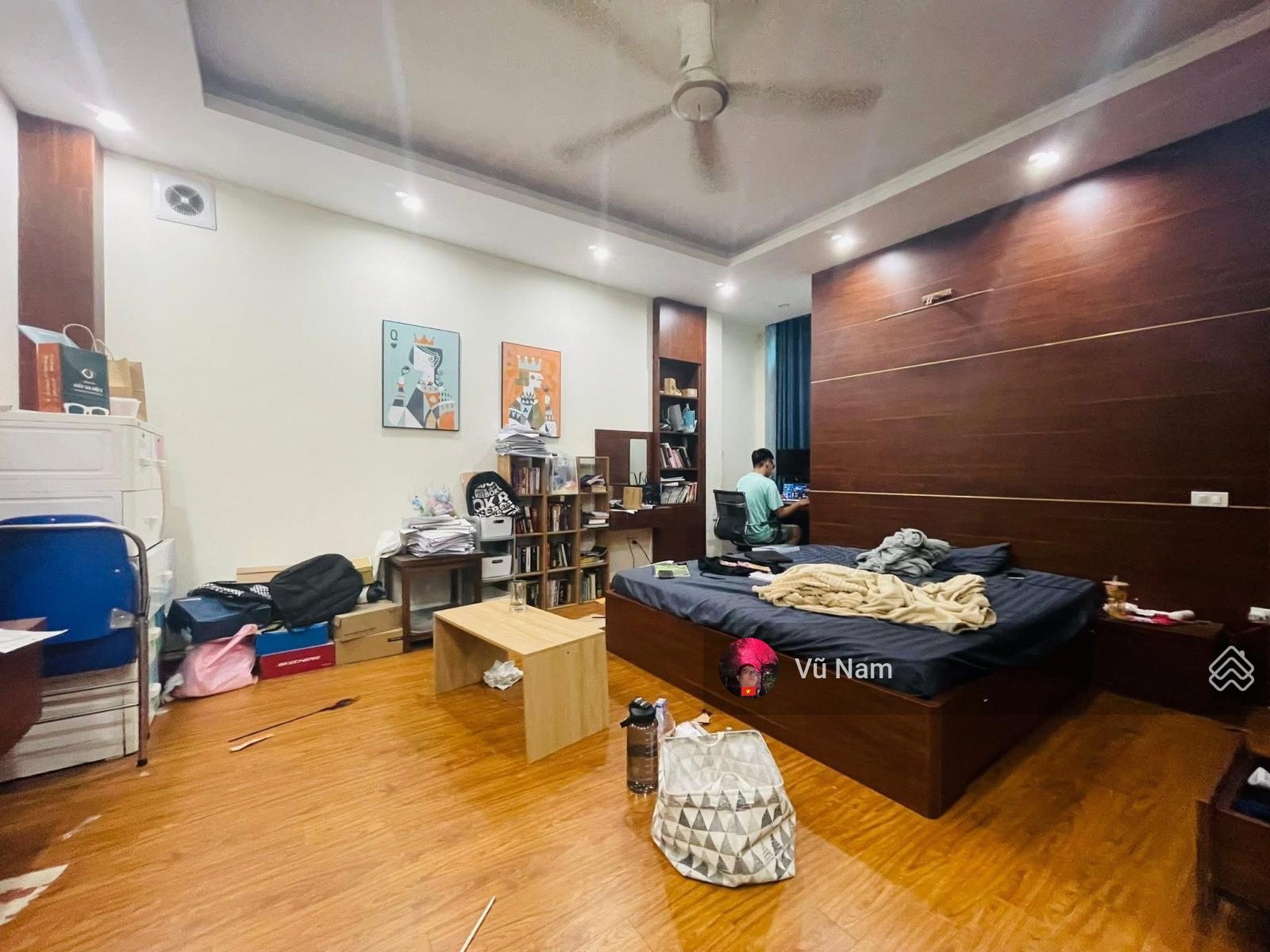 - Bán nhà Tây Sơn, OTO Đỗ Cửa, Thang Máy, 2 Thoáng, Dân Xây 46m2 x 6T , MT 5 m Giá : 14.5 tỷ TL