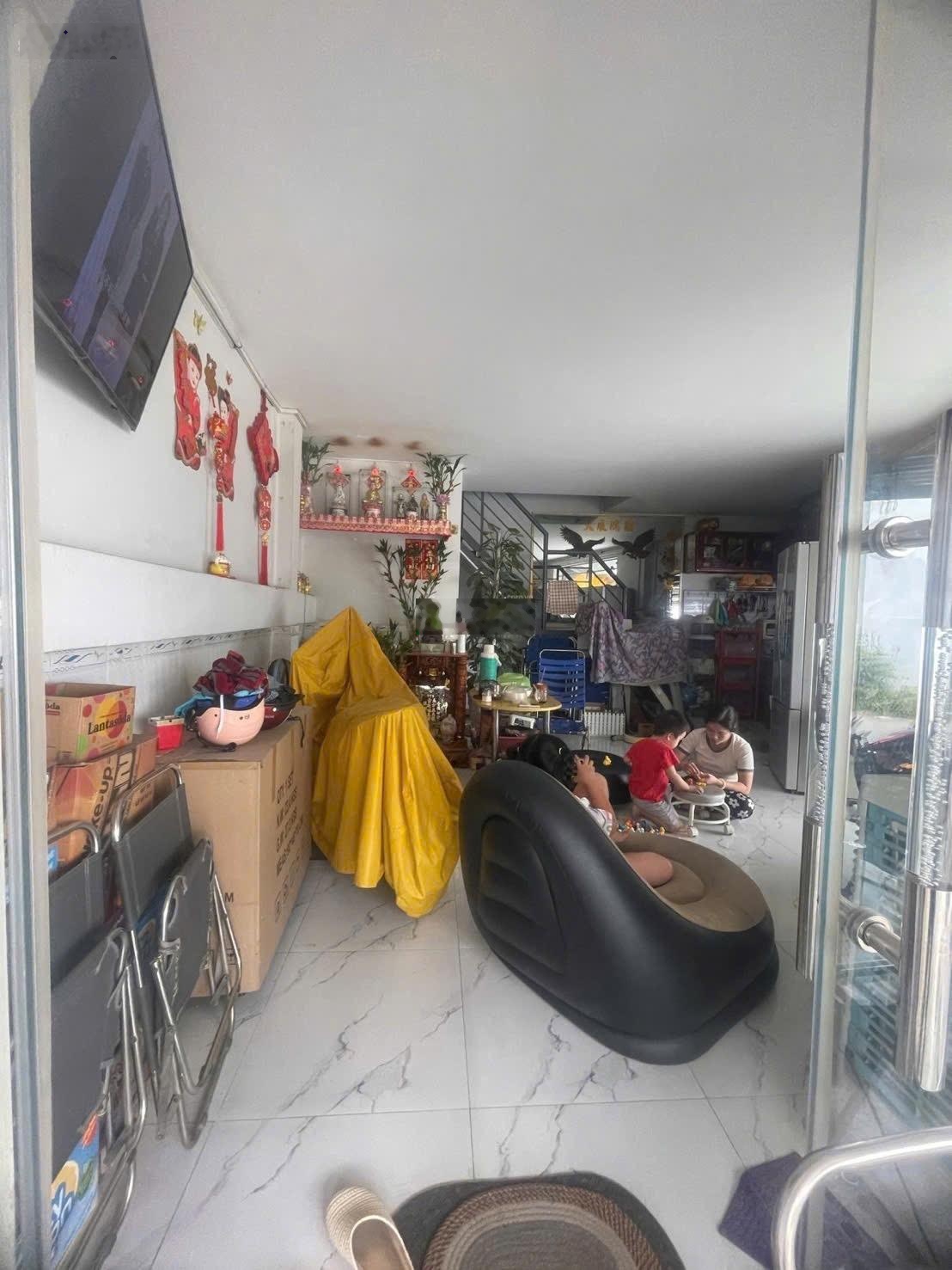 Bán nhà mặt tiền bình tân kinh doanh dt: 6x10 ( 57m)- giá: 3tỷ8