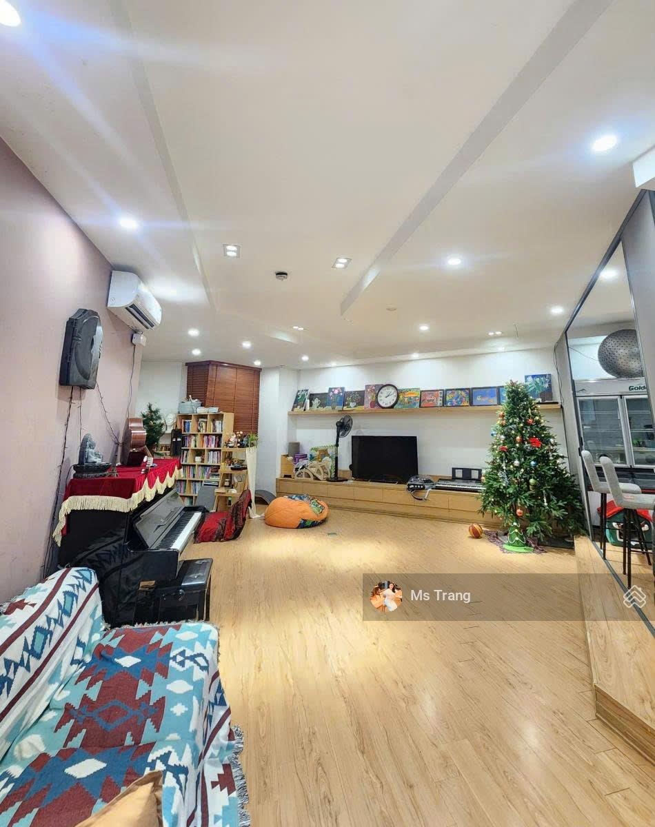 Bán căn hộ chung cư M5 Nguyễn Chí Thanh, Đống Đa, 158m2, 3 ngủ, 2WC, giá chỉ 1X tỷ