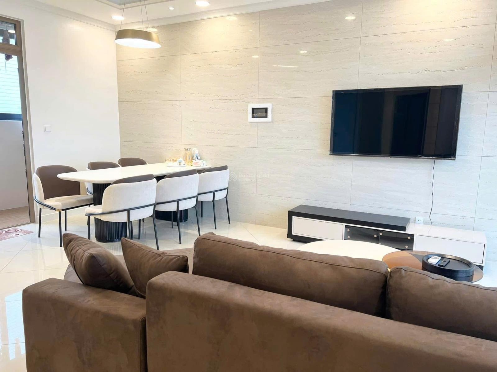 Bán tâp thể nghĩa tân , cầu giấy Dt 90m2 nhà 3 ngủ nội thất full đẹp giá 4,5 tỷ