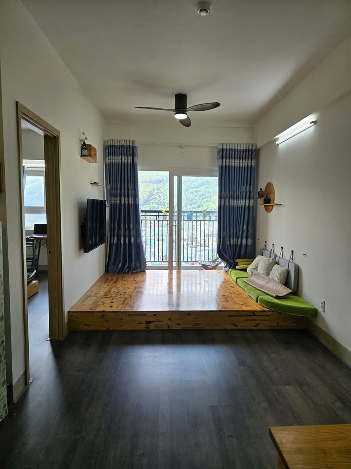 Cho thuê căn hộ chung cư Xuân Thủy block A, diện tích 66m2, 2 phòng ngủ, 2wc, giá 5.5 triệu/tháng