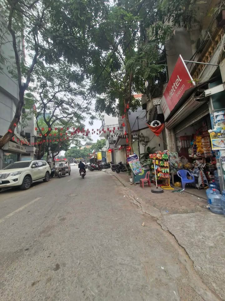 Bán đất tặng nhà mặt phố Ái Mộ, Hoàng Như Tiếp, giá 18.5 tỷ