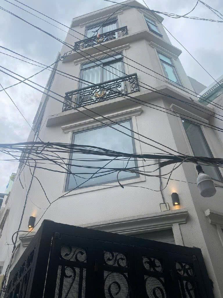 Bán nhà 5 tầng kiên cố đường Cách Mạng Tháng 8, Quận 3, 48m2, ngang 4m