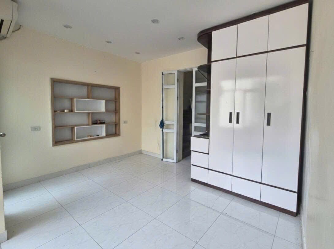 Bán nhà phố Nguyễn Khánh Toàn, Cầu Giấy, 28m2 x 3 tầng, giá hơn 6 tỷ