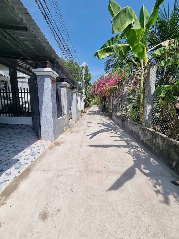 Bán nhà Phú Khương, Bến Tre, diện tích 117,8m2, giá 1.68 tỷ