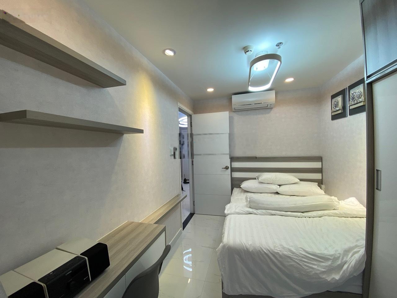 Cần bán gấp CHCC Terra Royal. 58m2,2PN,giá: 6.5tỷ-80m2,3pn.giá:9.5 tỷ. 0933033468 Thái, view đẹp