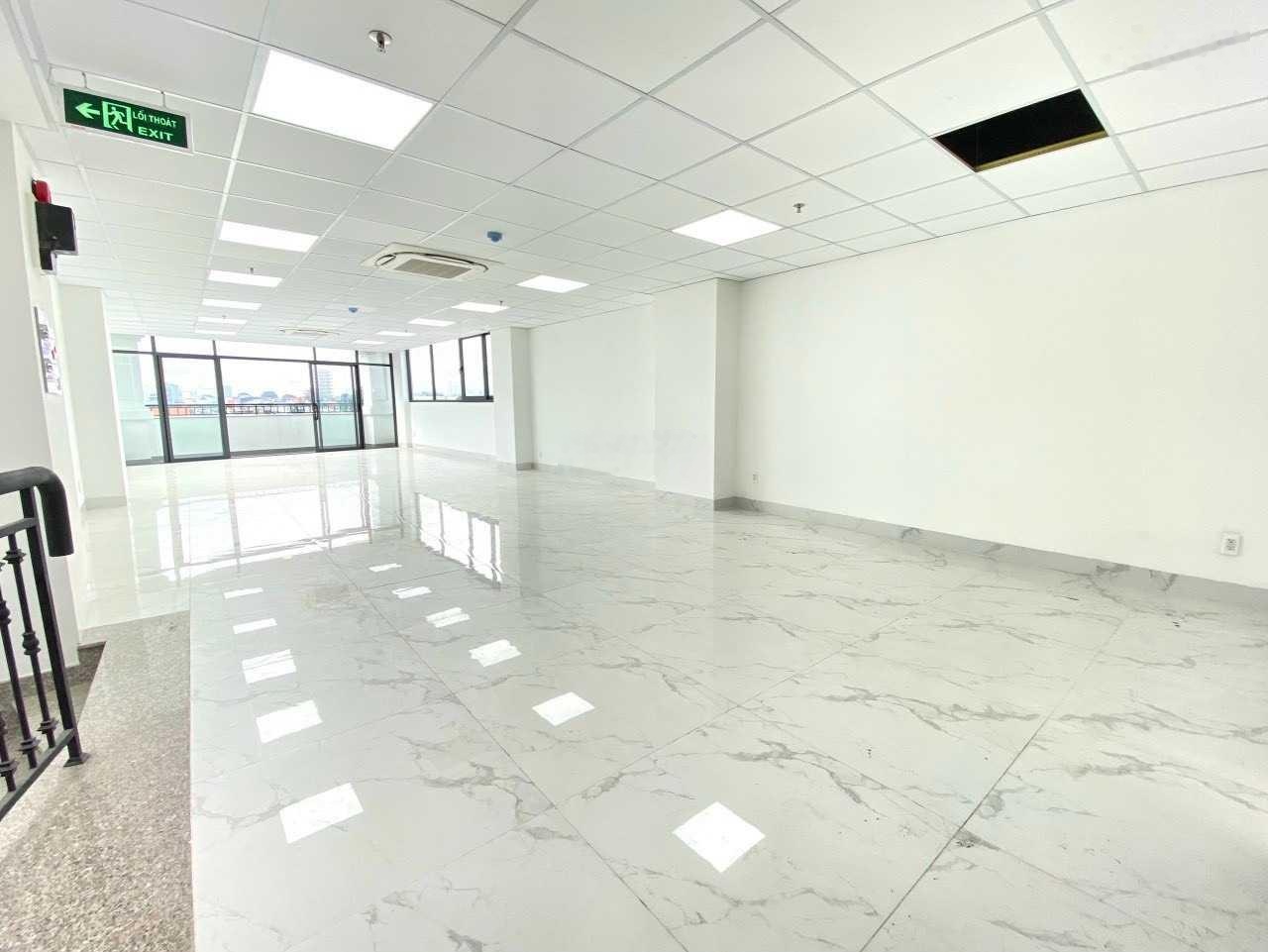 Cho thuê toà nhà 106 Lê Lai, Phường Bến Thành, Quận 1, TPHCM - 10 x 25 m. Kết cấu: T lửng 4L