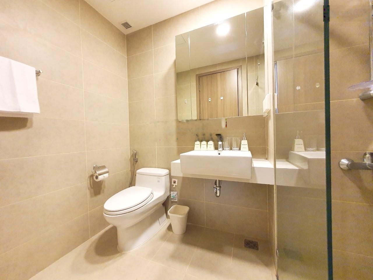 Tin thật 100%, cho thuê ICON 56 Quận 4, 2 phòng ngủ 79m2, đầy đủ nội thất, 20 triệu/th