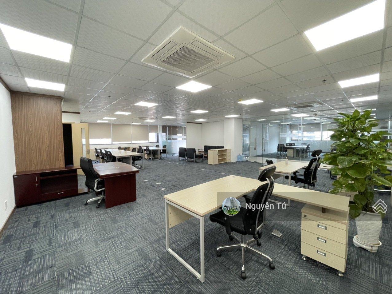 BQL cho thuê văn phòng Viwaseen Tower - Tố Hữu. DT: 500m2 sẵn nội thất cắt lẻ 150m2, 215m2 vào luôn