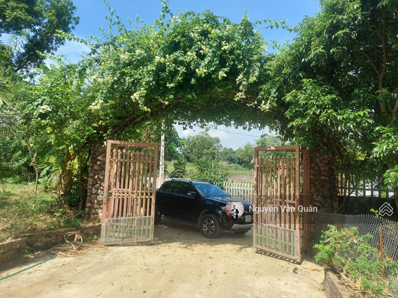 Bán hơn 1ha có 400m2 đất ở và CLN, sẵn khuân viên đẹp, gần sân golf Sky Lake, gần đường Vành Đai 5