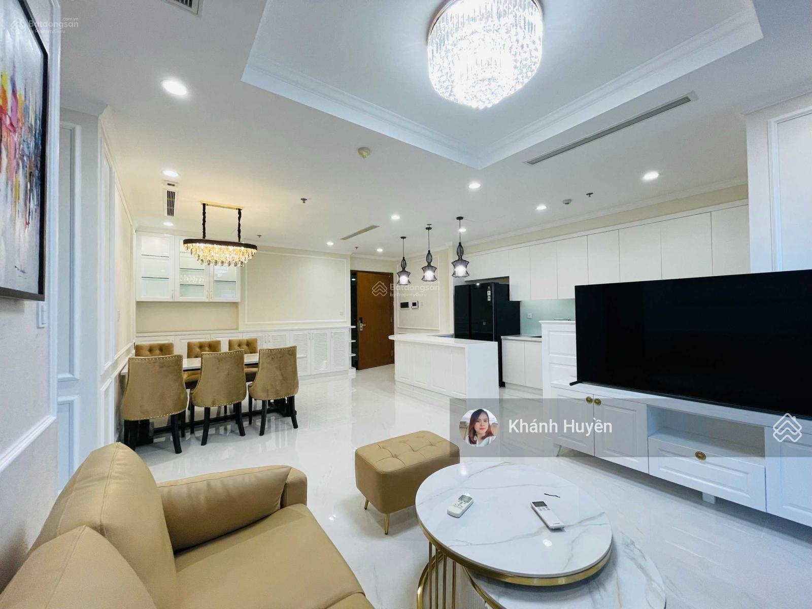 Cho thuê căn hộ Vinhomes Central Park 50.5m2 1PN tòa Landmark 6 view hồ bơi. LH 0901692239