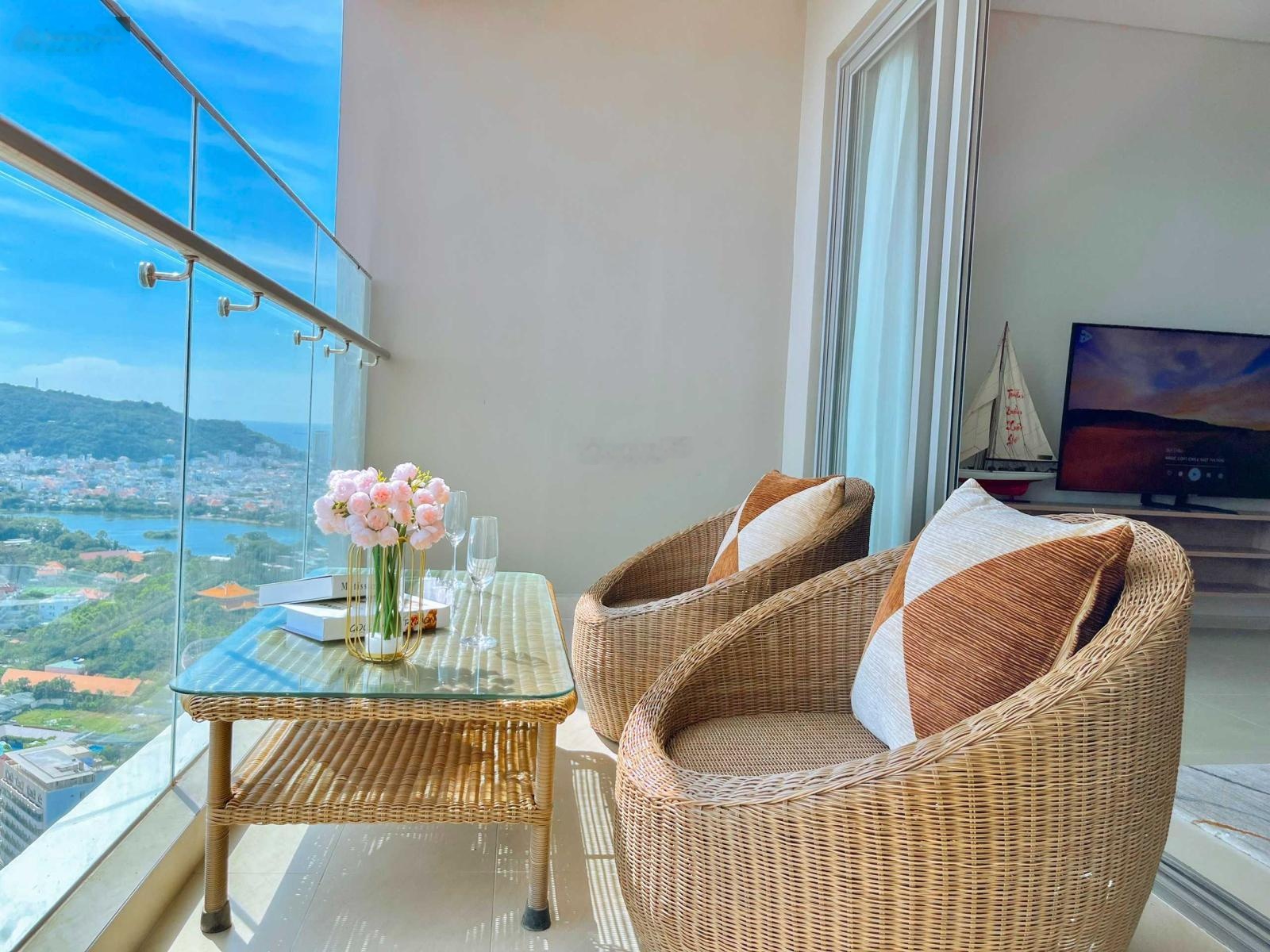 Căn VIP 3PN 122m2 tại The Sóng giá 1.4 triệu/đêm cho 6 - 8 khách (Trừ T7 và Lễ)