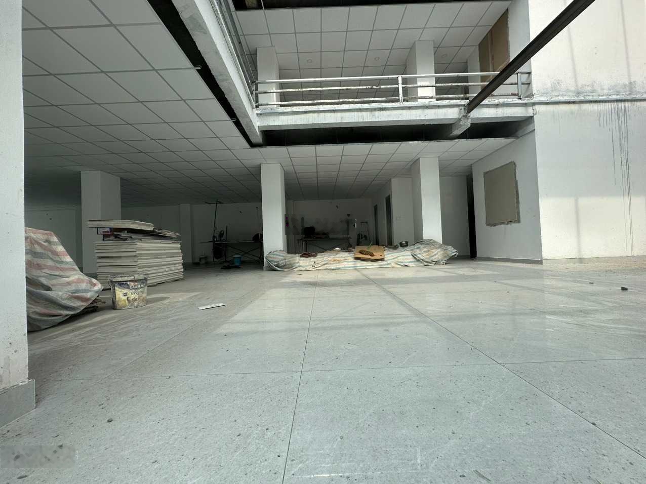 Cho thuê căn góc 2MT Nguyễn Văn Khối 14x15m hầm trệt lầu mới xây có TM, PCCC vị trí cực đẹp