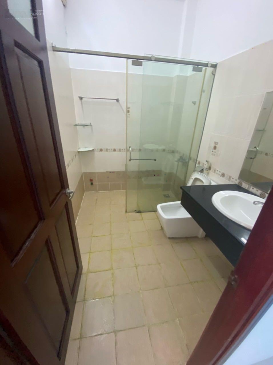 Nhà hẻm xe hơi 1 sẹc Phan Văn Trị - đối diện siêu thị Emart