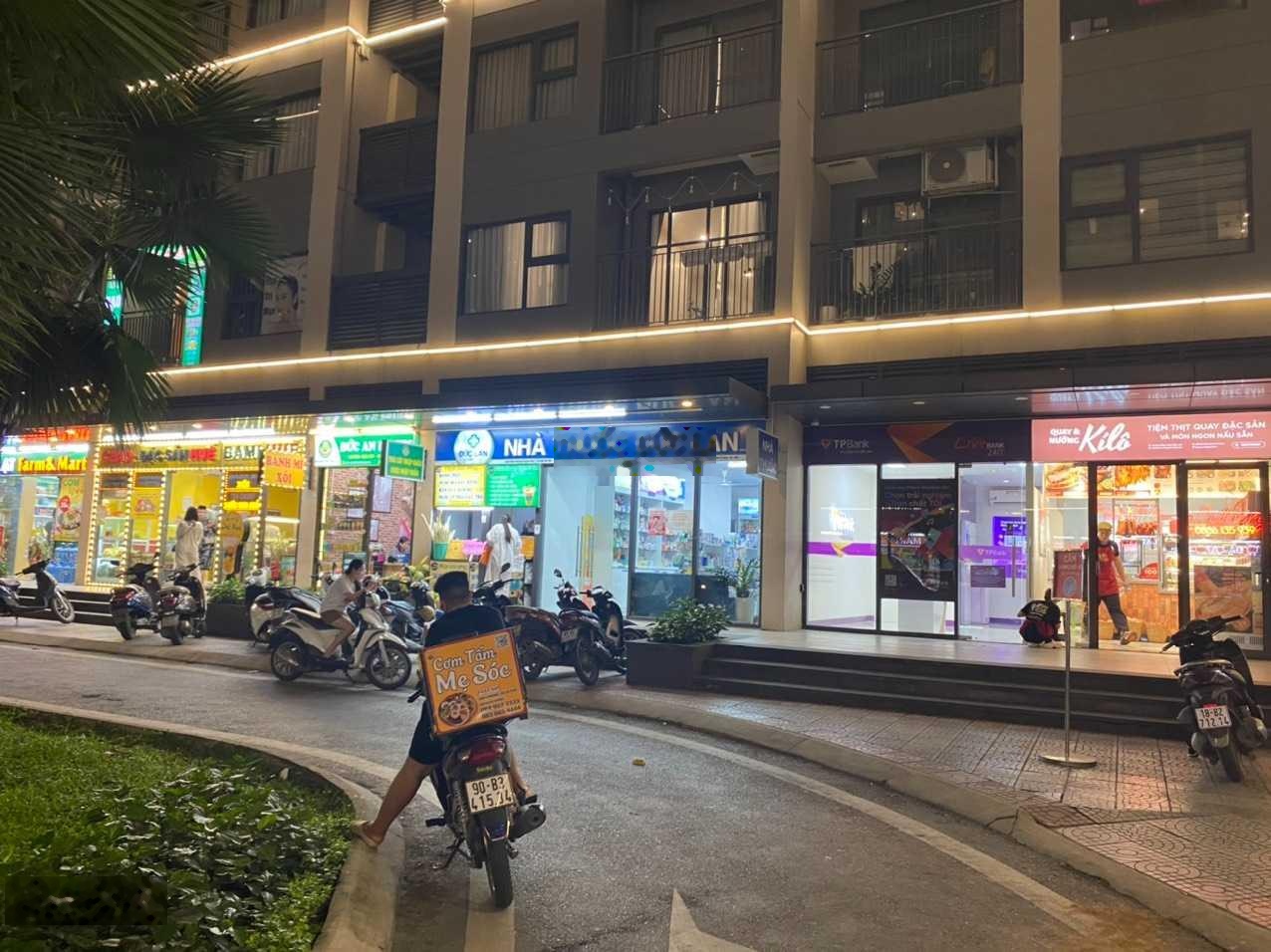 Chính chủ cần bán shop chân đế mặt sảnh Vinhomes Ocean Park diện tích 77 m2 giá 9,2 tỷ: 0986122991