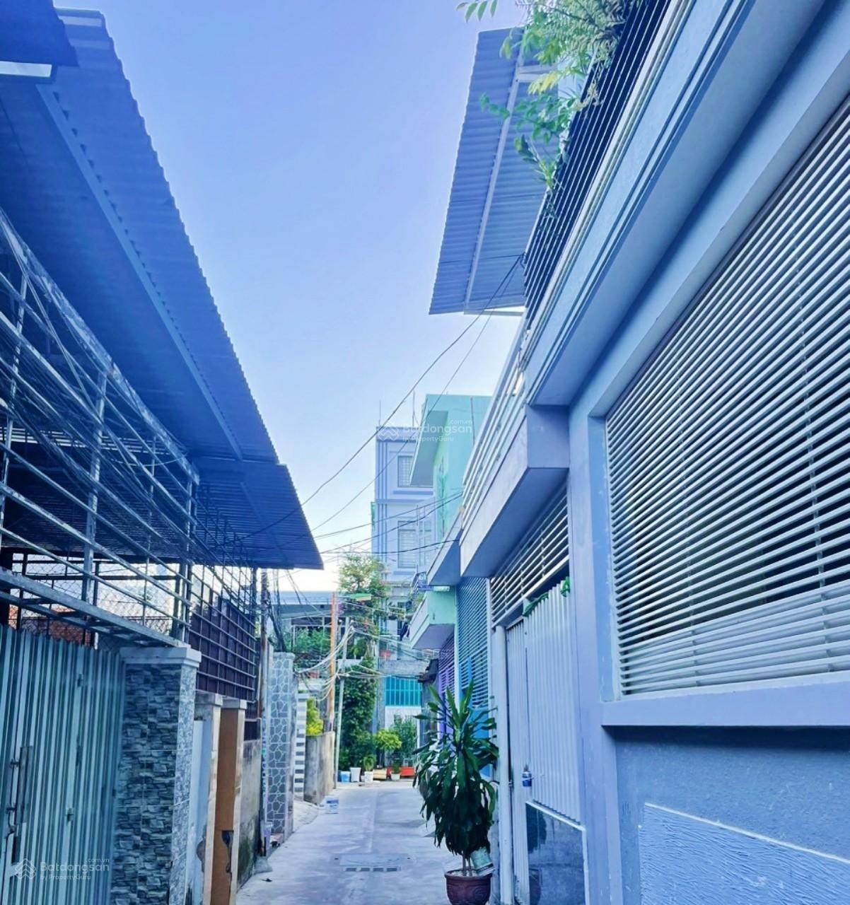 ( Dãy trọ Nguyễn Biểu cách biển 500m - hẻm xe ba gác ) cần chủ mới.