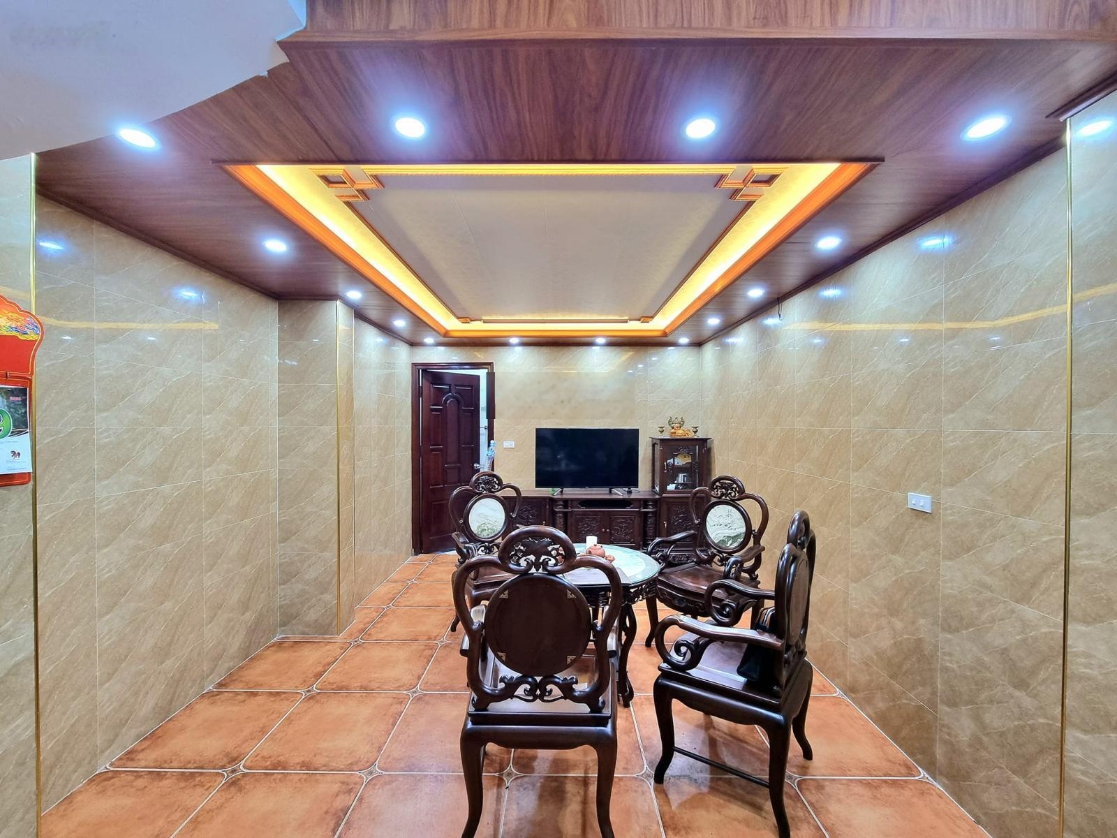 Bán nhà Nguyễn Xiển 85 m2 5 tầng 5 m mặt tiền vỉa hè, ô tô kinh doanh khu phân lô bàn cờ