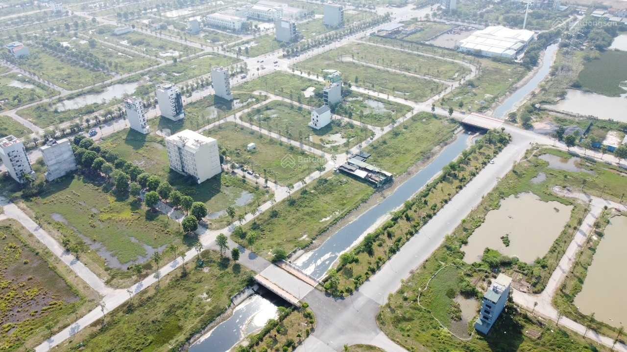 Bán liền kề góc Thanh Hà giá 10.x tỷ , 2 mặt đường. rẻ nhất KDT Thanh Hà. LH 0981538613