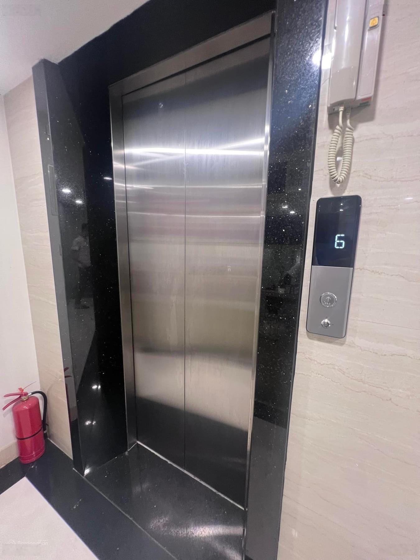 Bán nhà Đỗ Quang, phân lô, kinh doanh, 100m2, 7 tầng thang máy, mặt tiền 7,5m giá 55,5