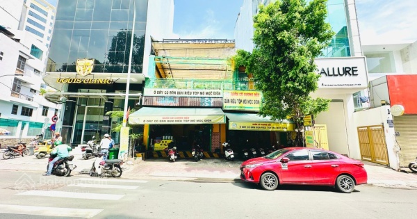 Cho thuê nhà mặt tiền Trần Văn Đang, Quận 3. DT: 12x40m. 1 trệt, 1 lầu. DTSD: 880m2