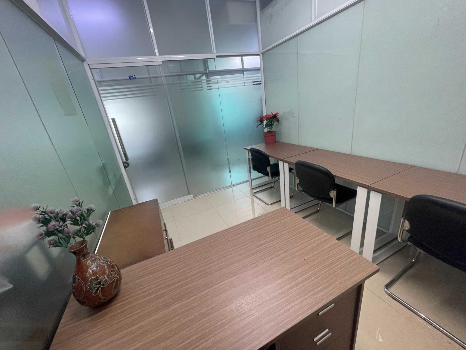 Văn phòng Quận 1 có sẵn bàn ghế, máy lạnh, internet. LH 0981291039 - Ms. Nhung