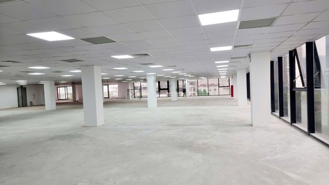 Công ty tôi cho thuê toà nhà văn phòng Mipec Tower, diện tích linh hoạt từ 100m2, 150m2, 3000m2