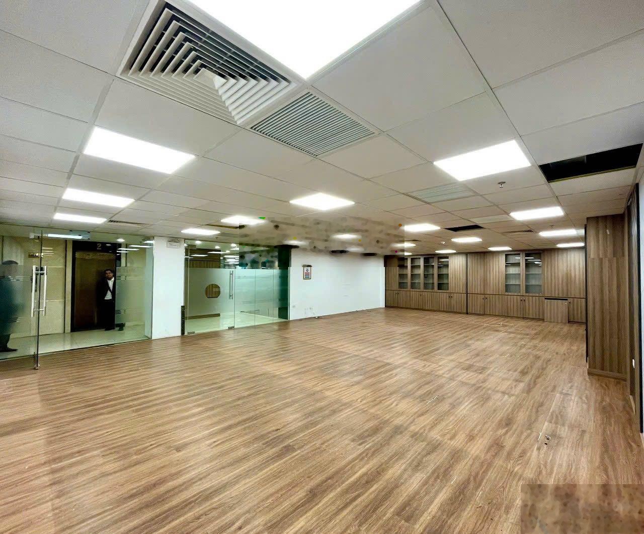 Cho thuê toà nhà văn phòng mặt phố Xuân La, diện tích linh hoạt từ 30m2, 50m2,... 500m2, 1000m2