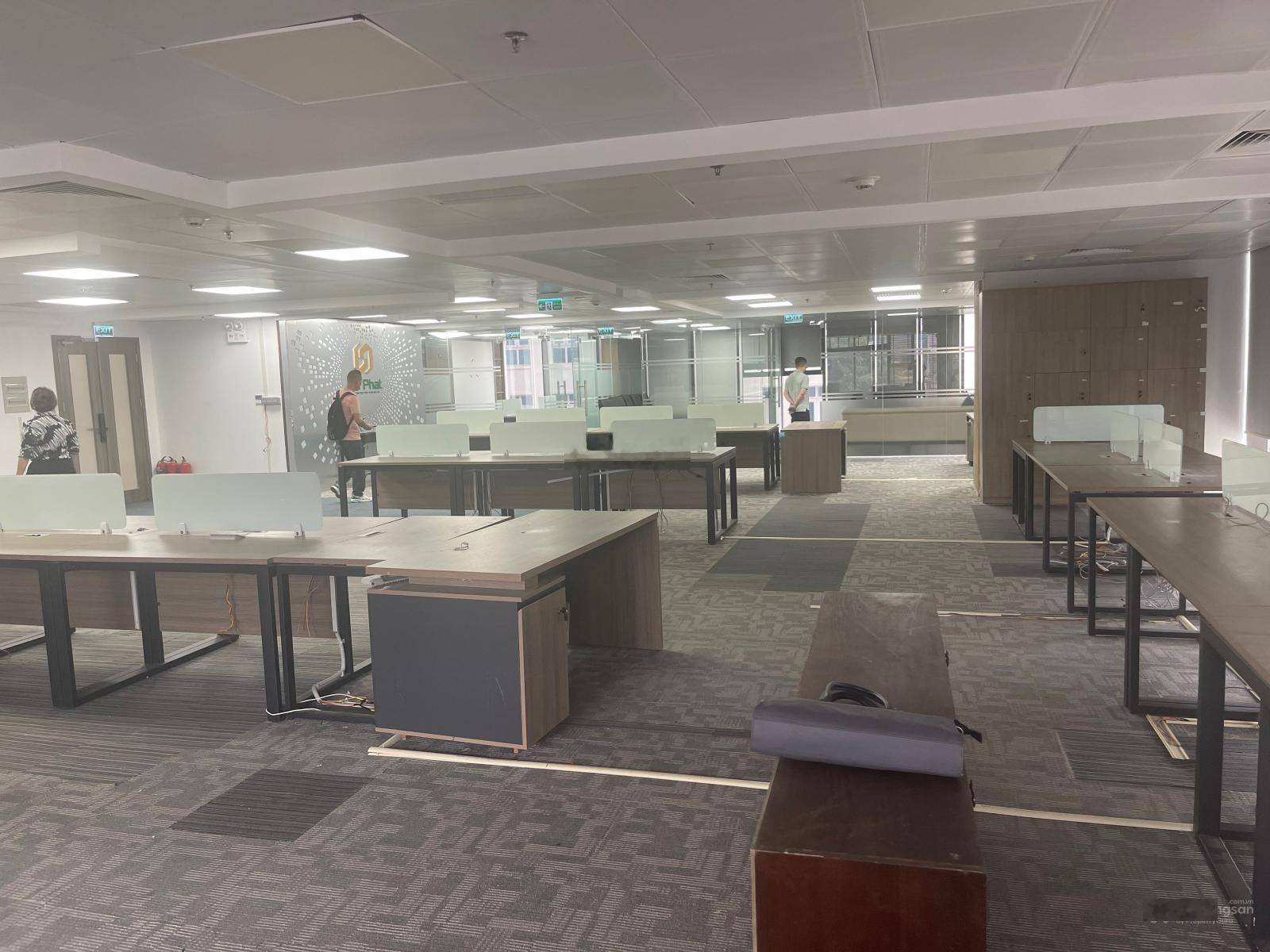 BQL tòa nhà Hateco Laroma Huỳnh Thúc Kháng cho thuê VP 80m2 120m2 ~ 1250m2 giá 150k/m2/th