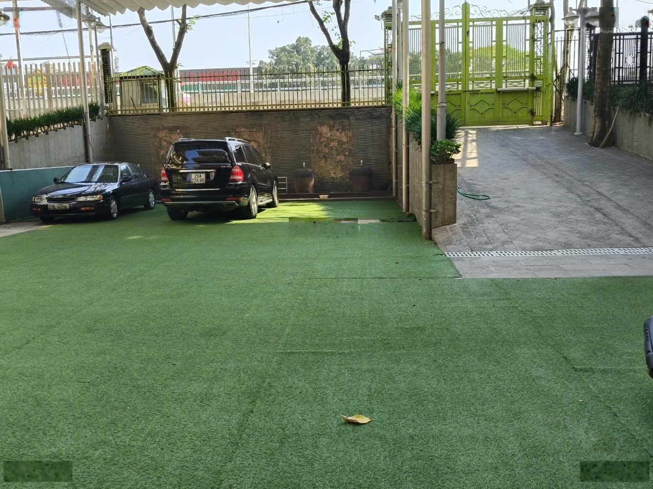 Cho thuê biệt thự 5 tầng mặt phố Âu Cơ, Tây Hồ, phù hợp làm trường học, văn phòng công ty