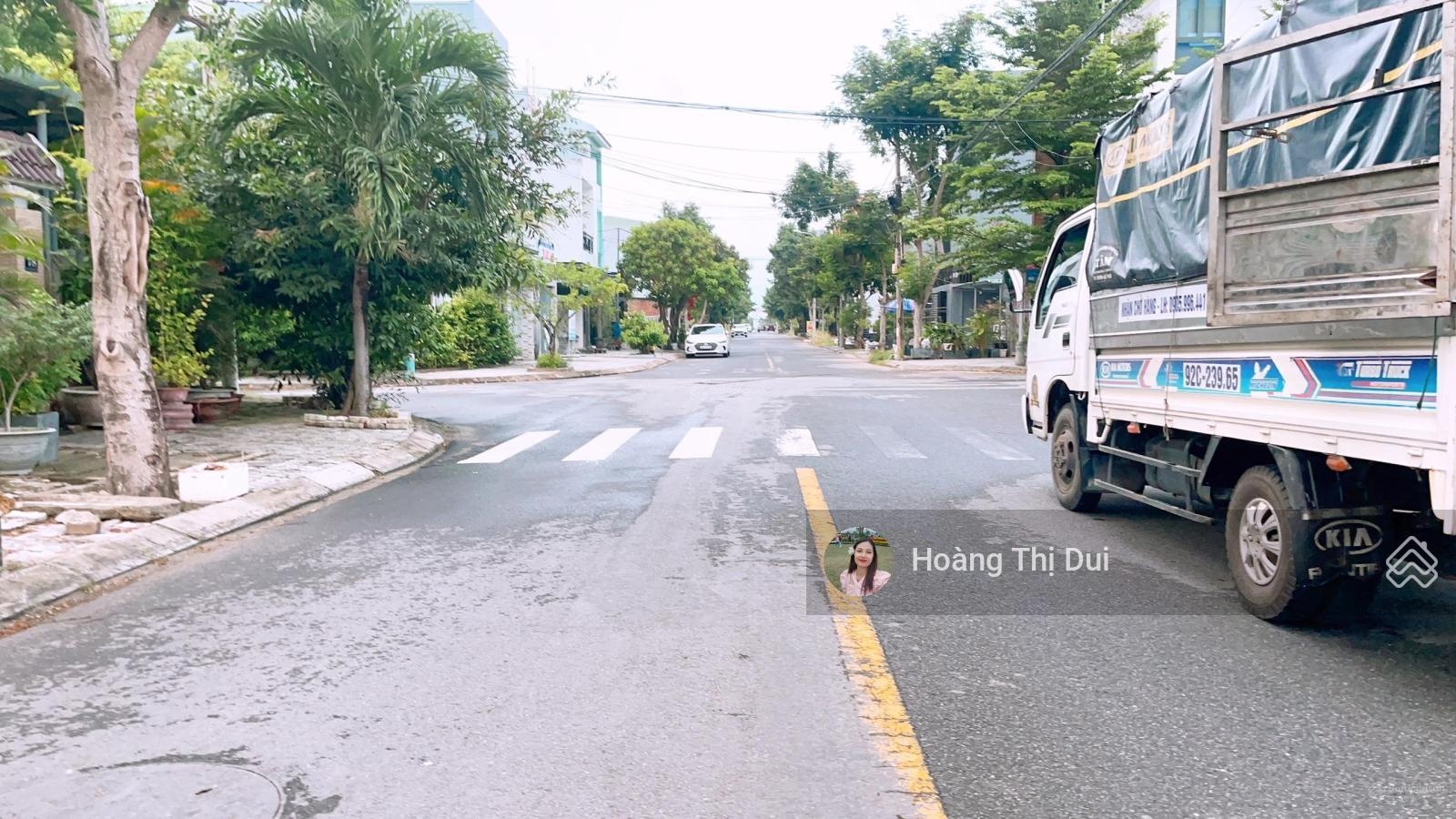 Bán đất mặt tiền đường Hoàng Bình Chính ngay Làng Đà Non Nước, 100m2, giá 6.050 tỷ