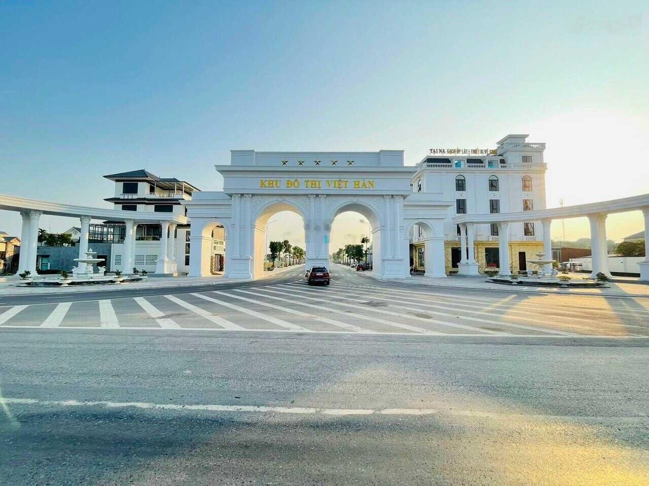 Cần bán lô đất đẹp gần công viên kì quan ở Việt Hàn, Hướng Nam giá 17tr/m2. LH: 0963580653