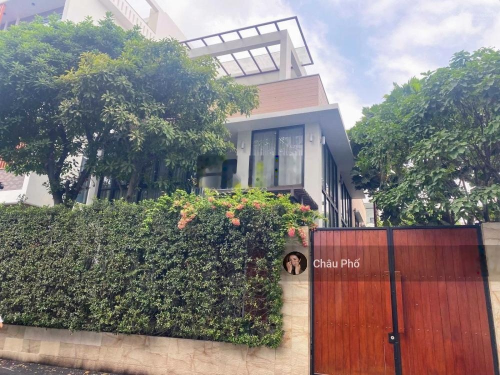 Bán biệt thự siêu đẹp MT Nguyễn Văn Hưởng, Quận 2 - DT 15x22 - 4 tầng hồ bơi cao cấp - Giá 96 tỷ TL