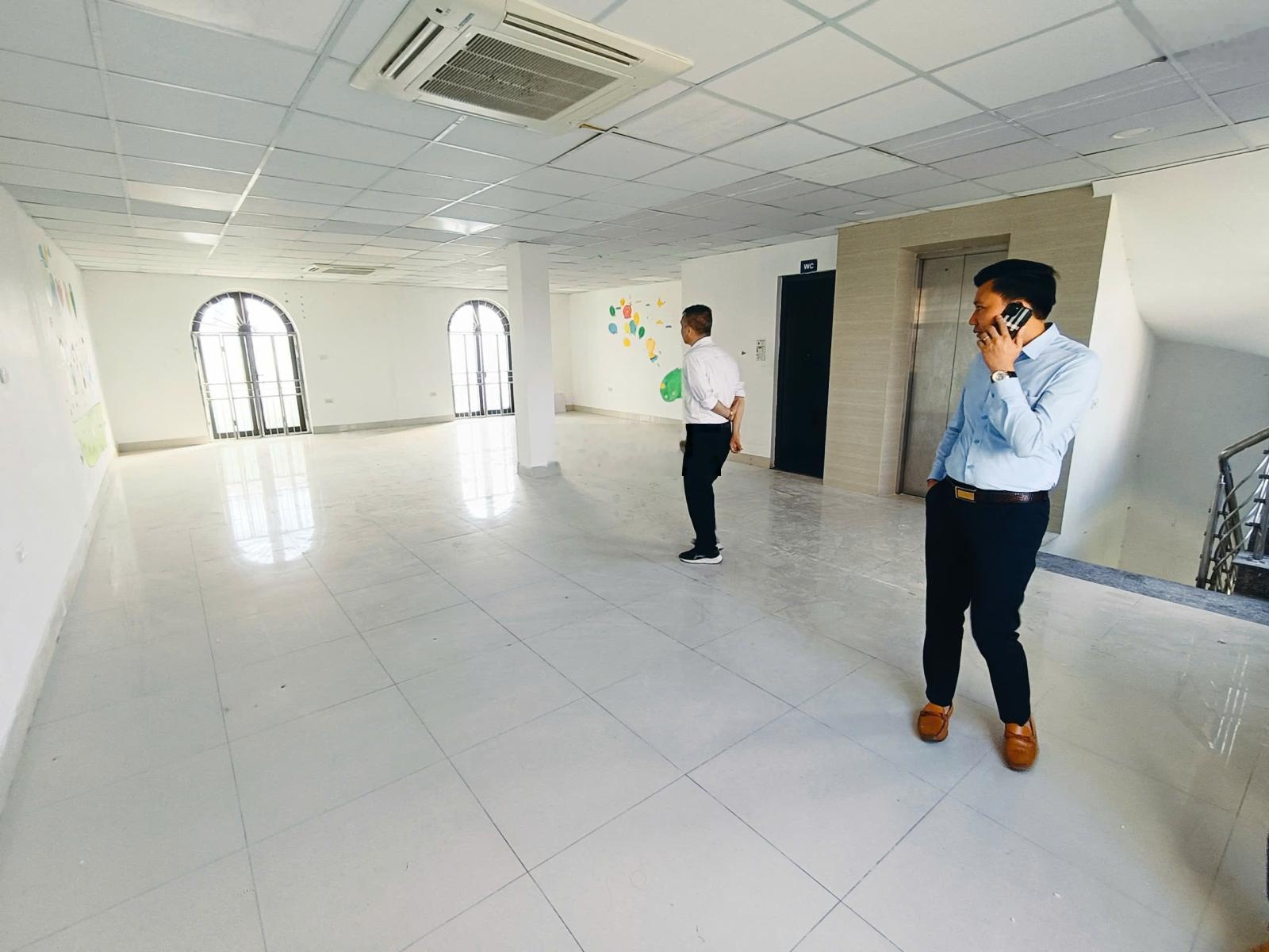 Cho thuê nhà đường 23 thành phố Giao Lưu, Phạm Văn Đồng, BTL. DT 120m2, 6 tầng, 1 hầm, có thang máy