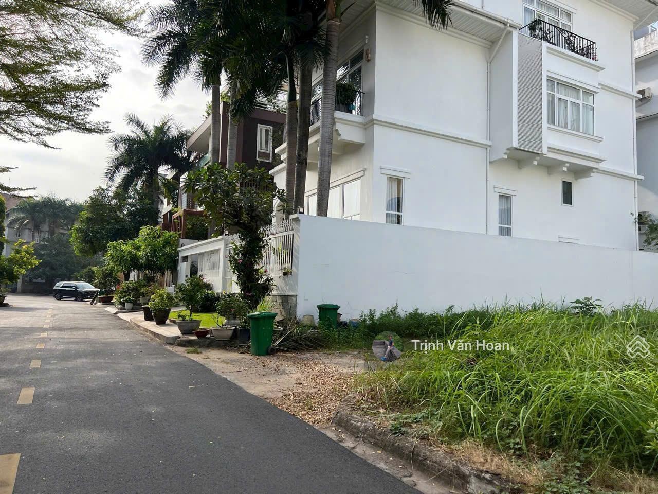 (Giảm 5 tỷ) Bán đất khu biệt thự River Mark - 220 Trần Não - 300m2 - 0908947618